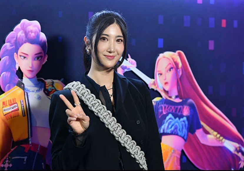 작곡가 및 가수 EJAE