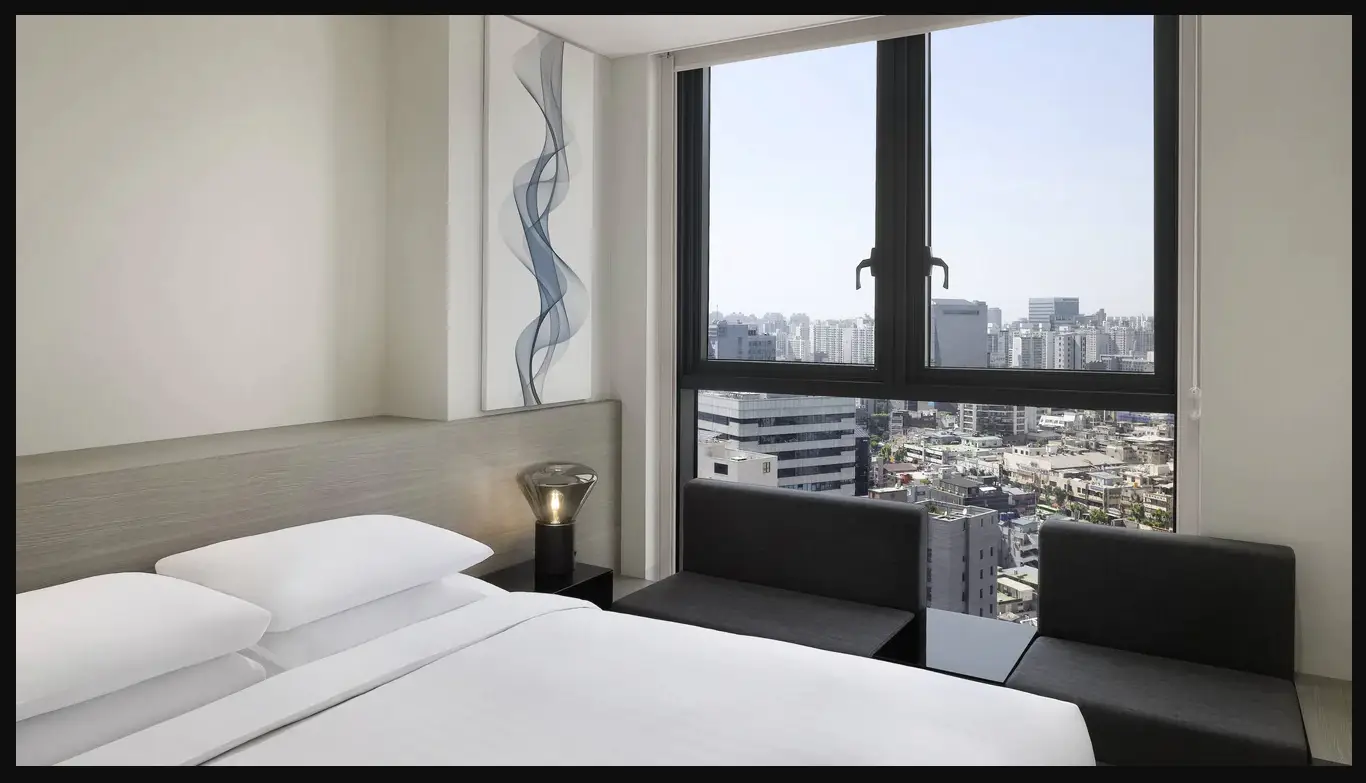 페어필드-바이-메리어트-디럭스-프리미어-킹베드