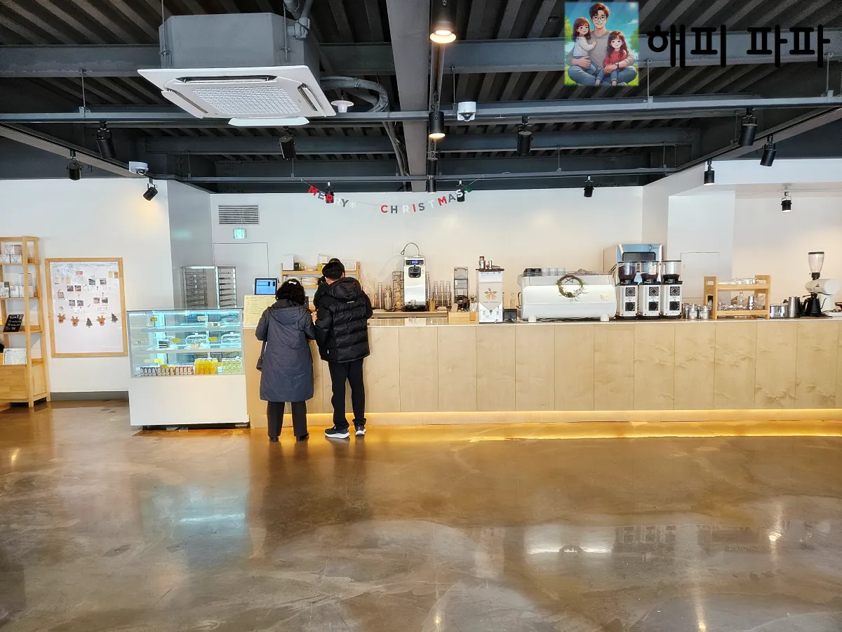 가창-카페목하-본관-1층-내부