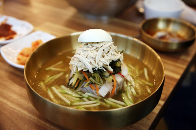 물냉면 한 그릇