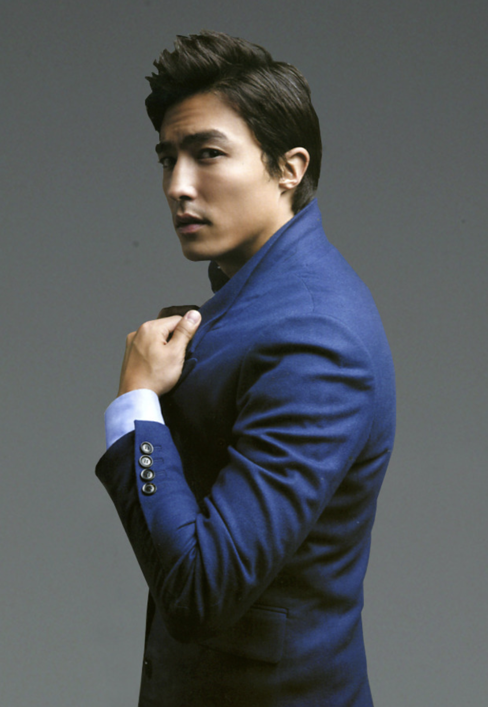 다니엘 헤니 수트 화보