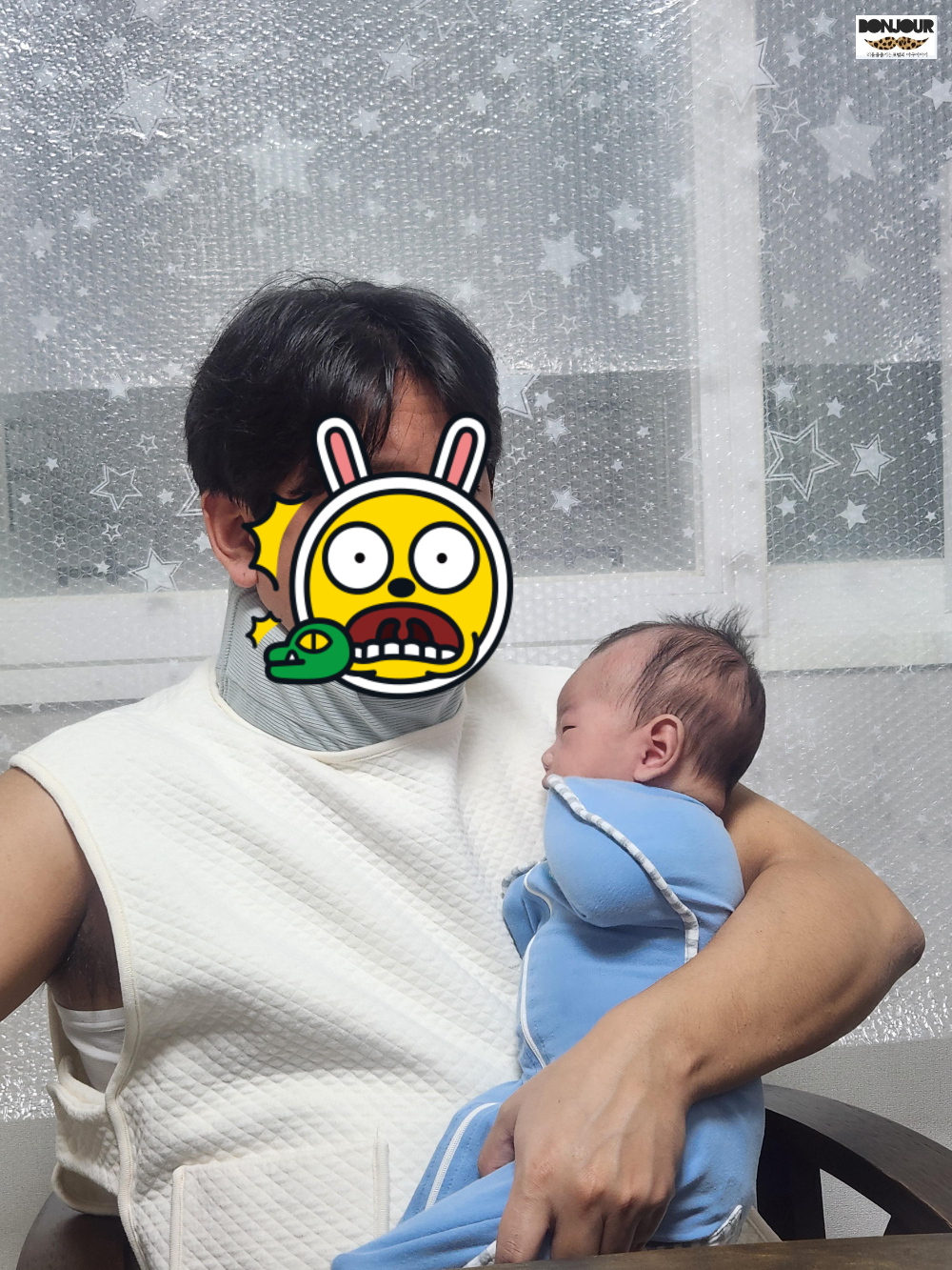 스와들업 입은 신생아 아기 육아 일상