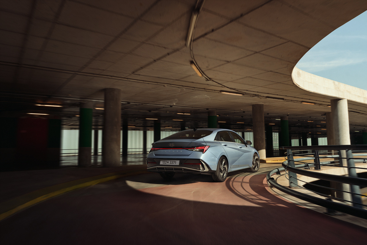 2025 현대자동차 아반떼 사진