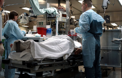 추석 응급실 진료 병원 찾기와 관련한 병원에서 진료중인 사진