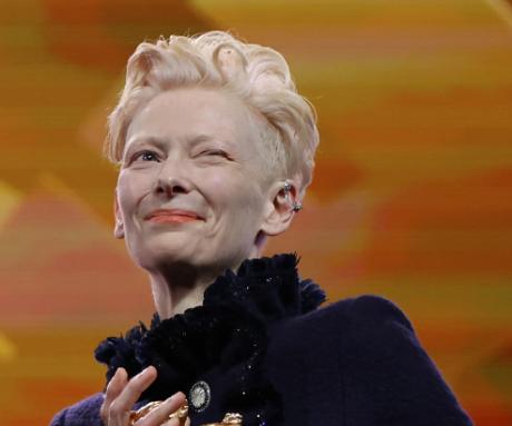 틸다 스윈튼의 오스카 수상 사진