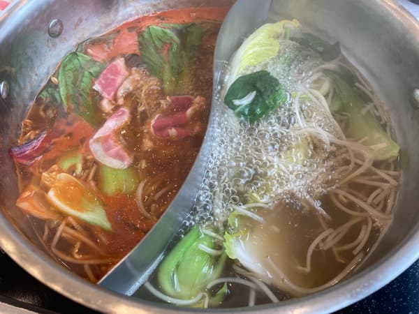 동탄2 목동 샤브올데이 육수 - 짜지 않고 담백한 국물