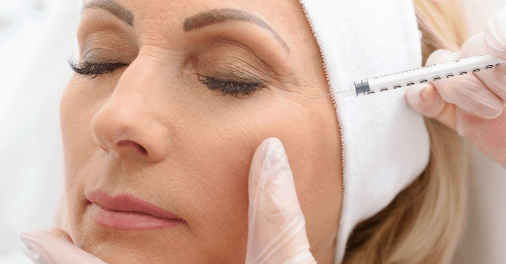 보톡스-맞는-여성의-사진