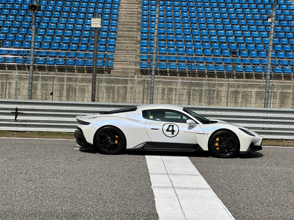 [시승] &quot;강렬함과 감성의 조화&quot; 서킷서 만난 삼지창&#44; 마세라티 &#39;그레칼레·MC20&#39;