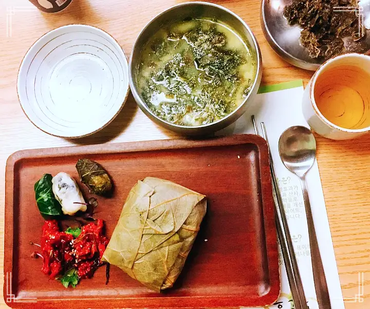 진심 가득 건강 담은 맛 시청역 북창동 맛집 추천 생방송투데이 약선 참게 연잎밥 전복 보리굴비 황태 떡갈비 한정식 게장과 메밀면의 만남! 게눈 감춘면 오늘방송 리얼 맛집