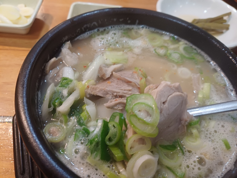 하노이 수변 최고 돼지국밥 사진