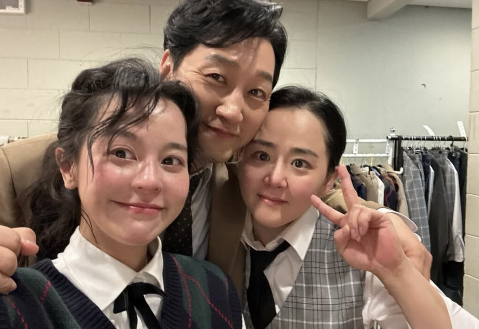 연극 오펀스 출연 배우들고 함께한 문근영