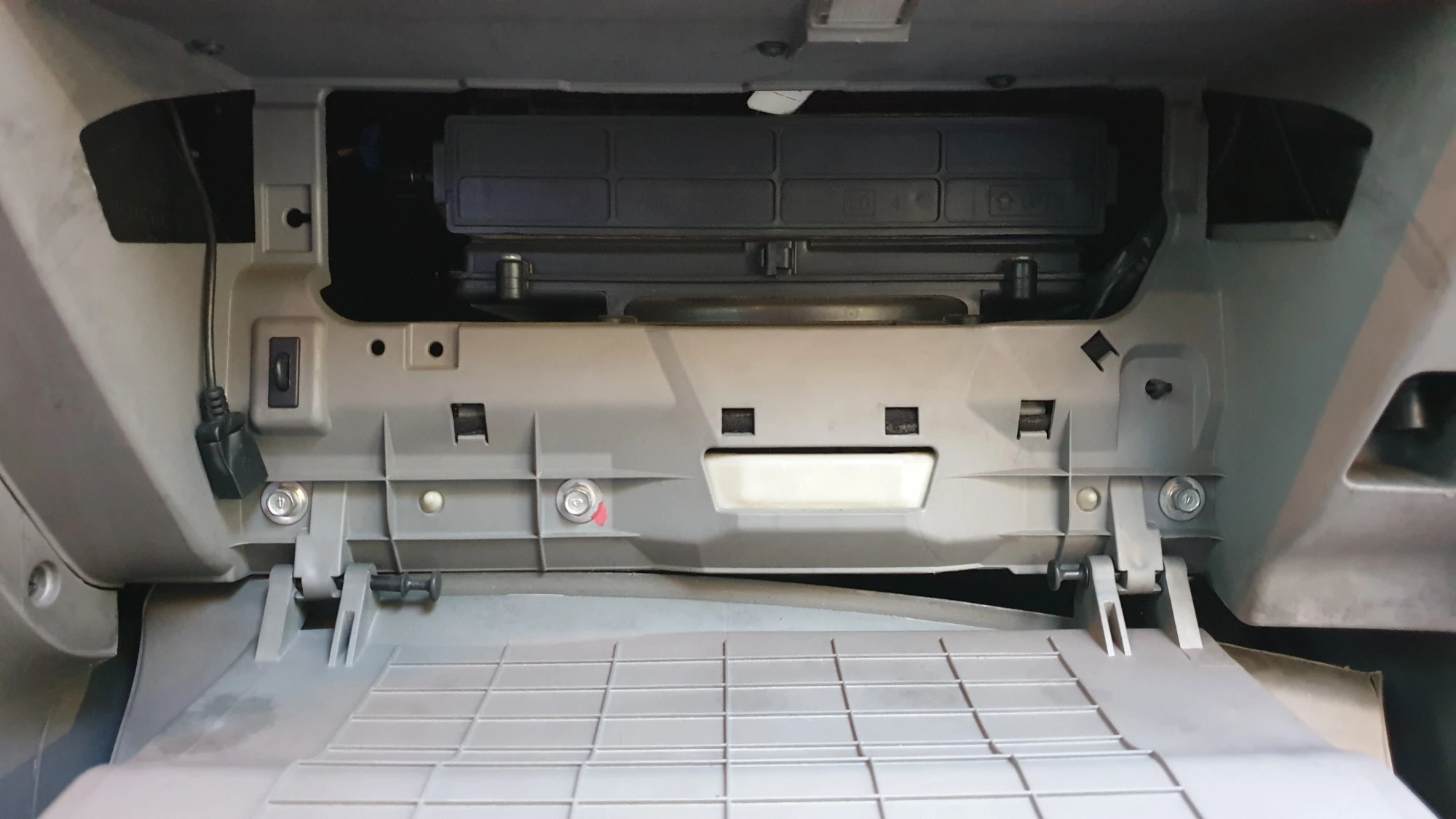 에어컨필터 트레이 끼운 모습