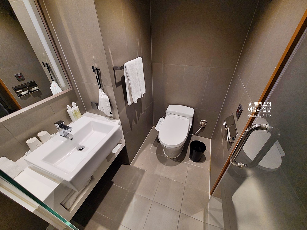 L7 홍대 바이 롯데 스탠다드 더블 룸 꼼꼼후기