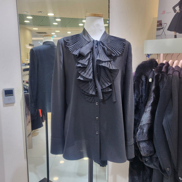 JJ지고트 타이넥러플프릴블라우스 GJAA0BL11