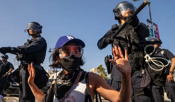 LA 시위 이유 발단 미국 트럼프 군대 투입 논란 현재 상황 야간통행금지령 1