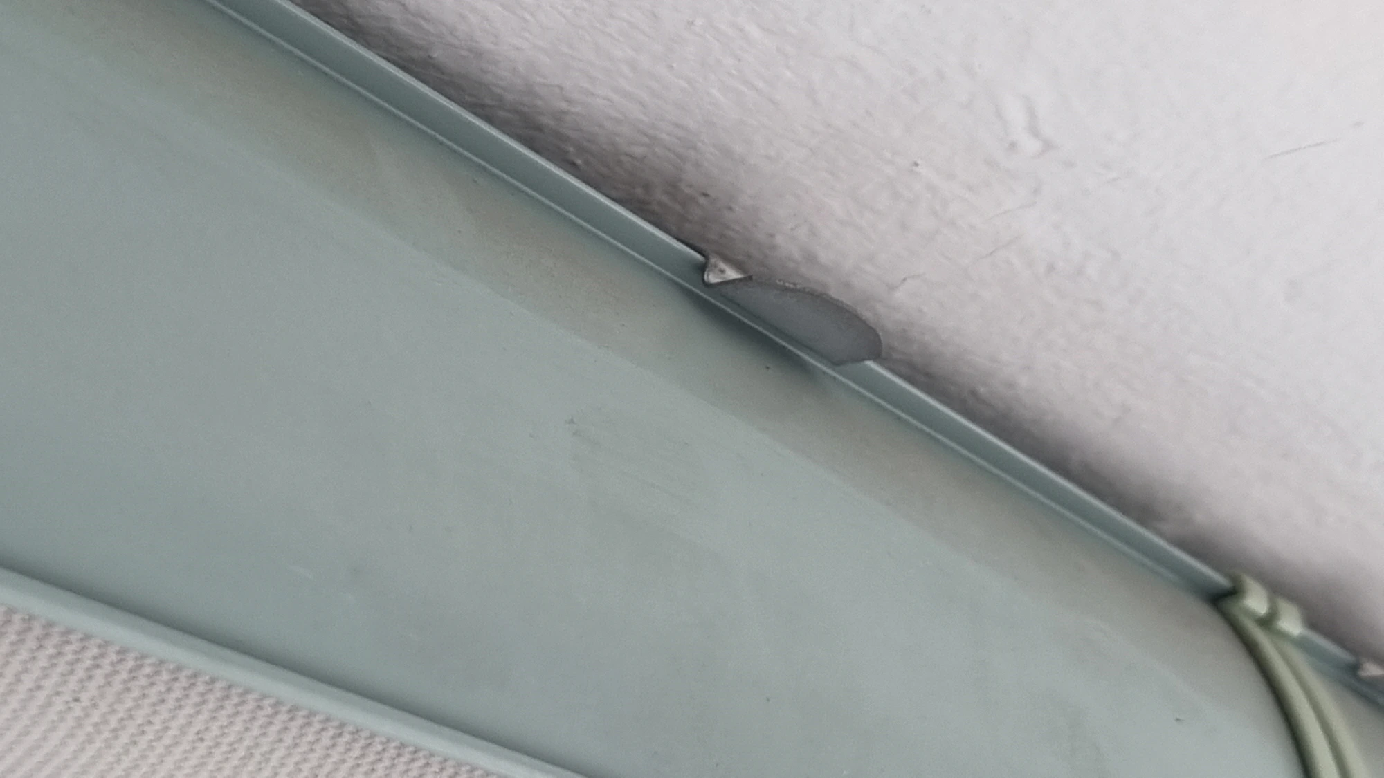 블라인드 레일 끼운 모습