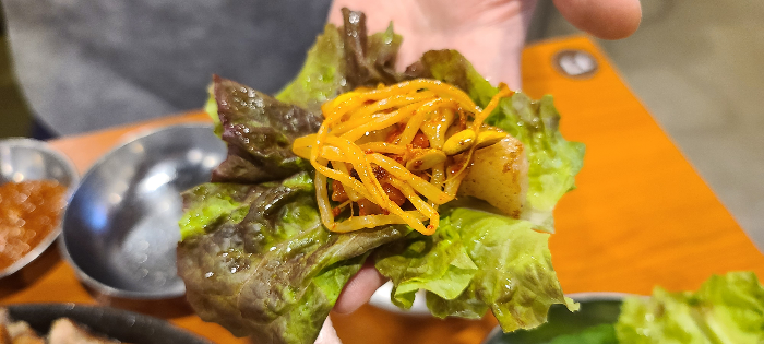 효자동솥뚜껑 성남금광점 듀록흑돼지 달걀찜 밑반찬 삼겹살 콩나물무침 묵은김치 맛있는삼겹살 삼겹살한쌈