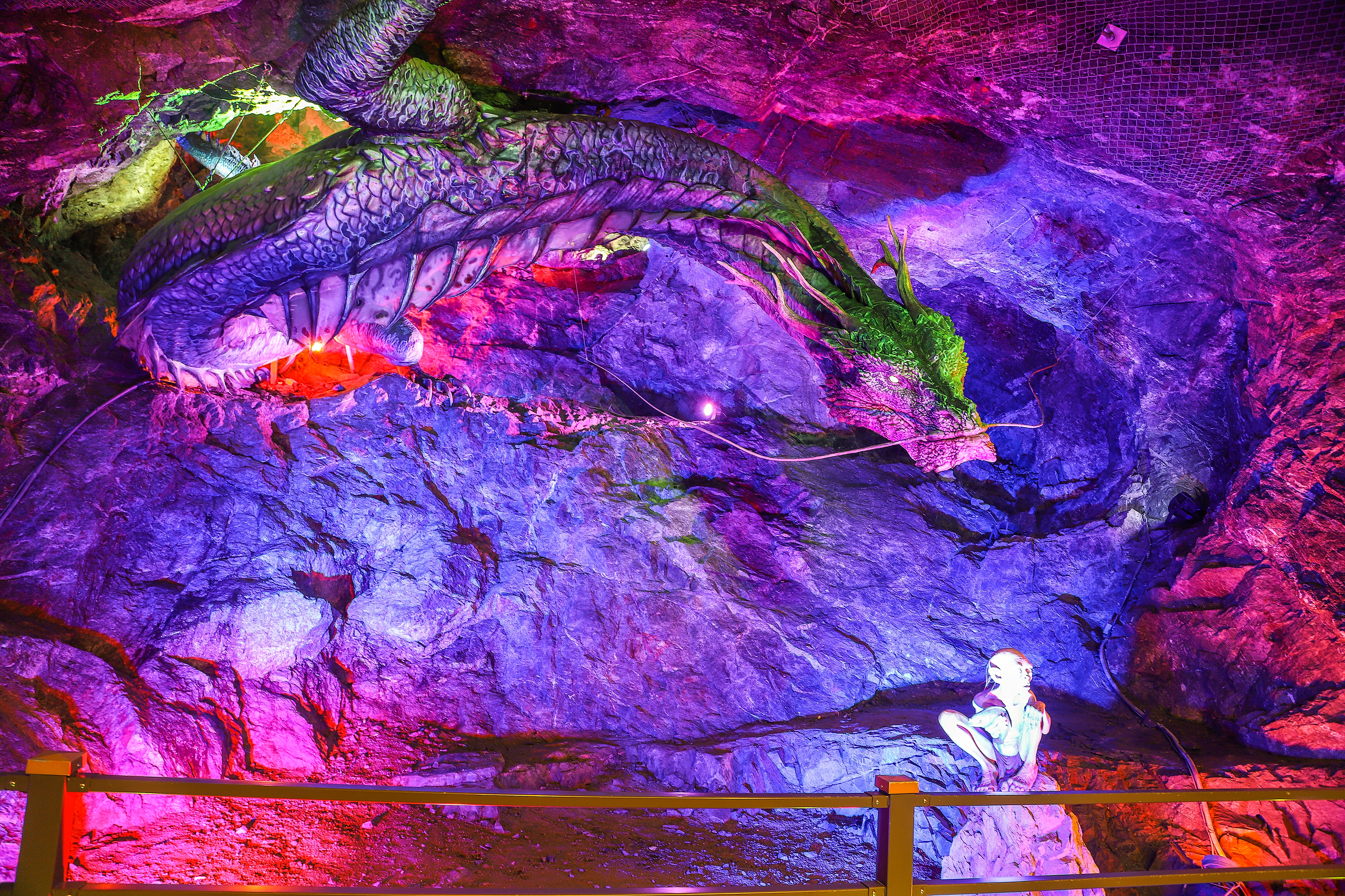 광명 동굴, 공룡 체험존