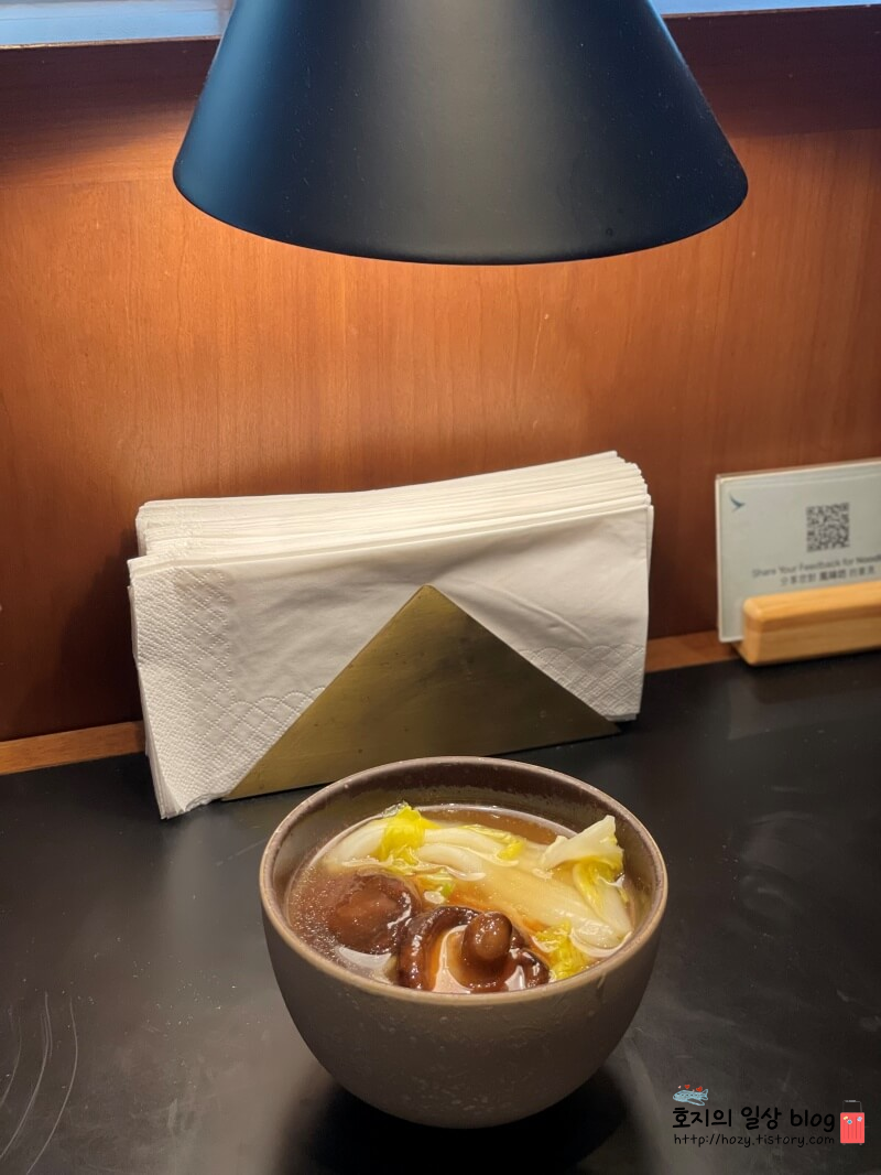 홍콩공항 캐세이퍼시픽 더덱라운지 음식들