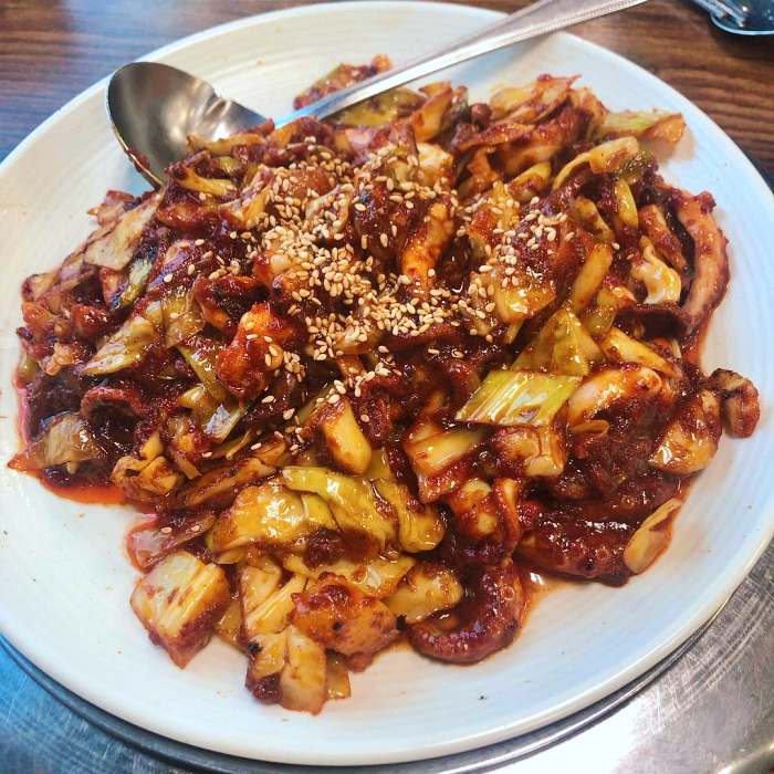생생정보 강서 방화 27년 전통 쭈꾸미 볶음 맛집