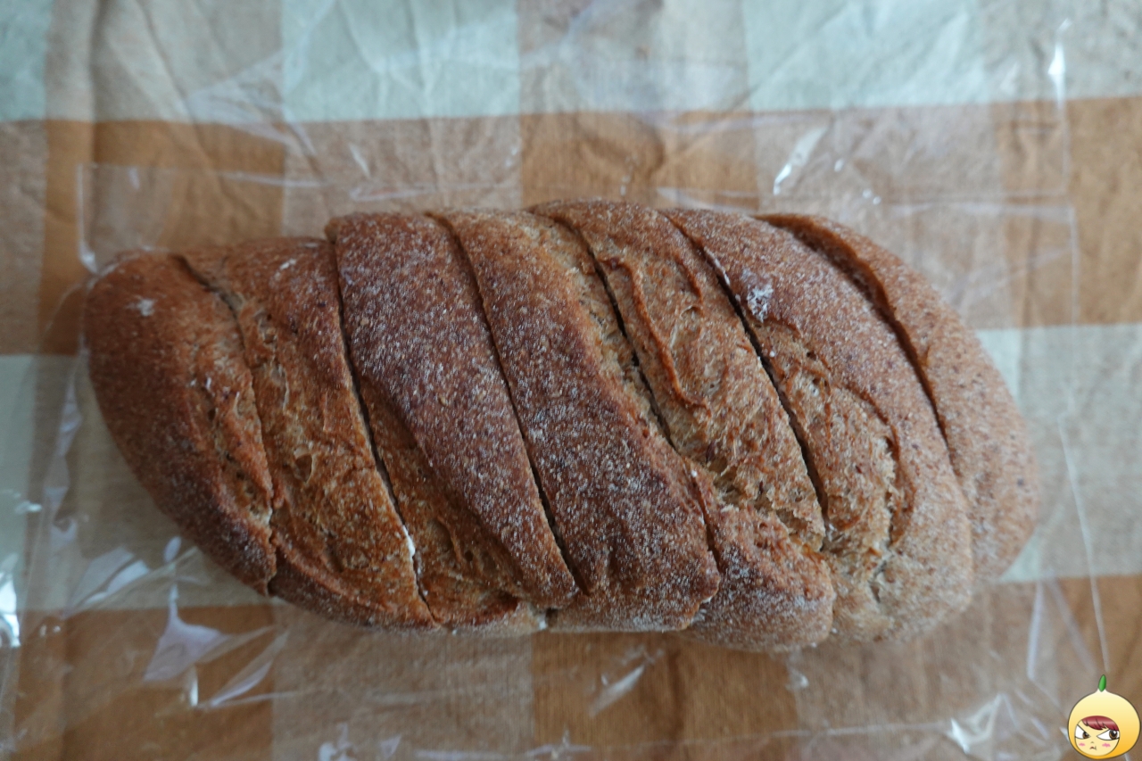 산딸기크림잡곡통밀빵