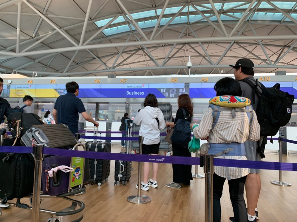 인천공항 아시아나 라운지 카운터