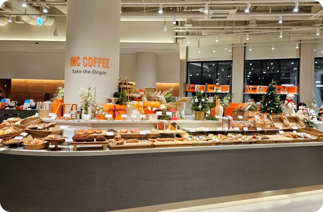 인크커피-다산점-베이커리-케익-디저트-진열대