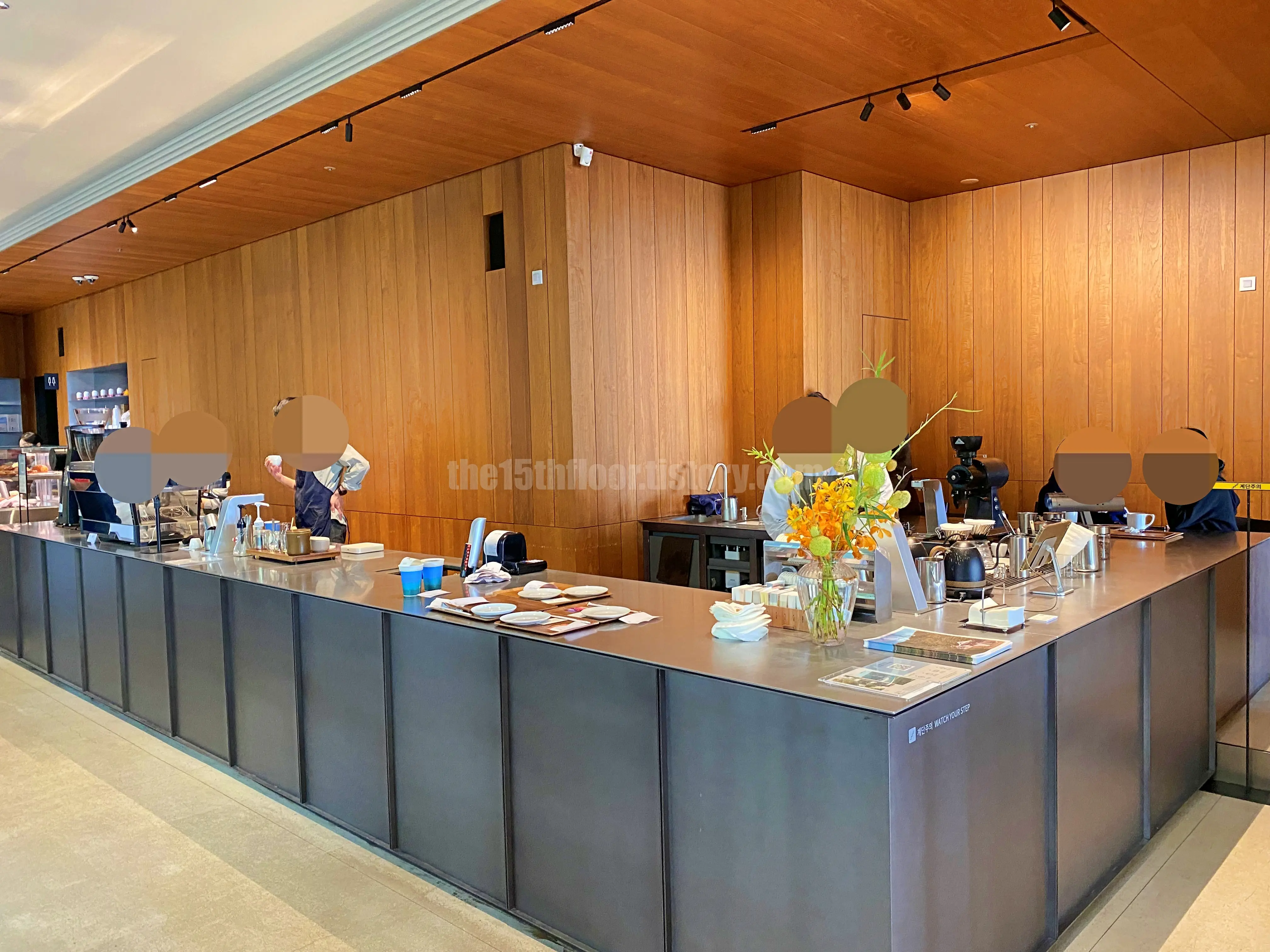 부산 해운대구 &amp;#39;모모스커피&amp;#39; 마린시티점 (내부)