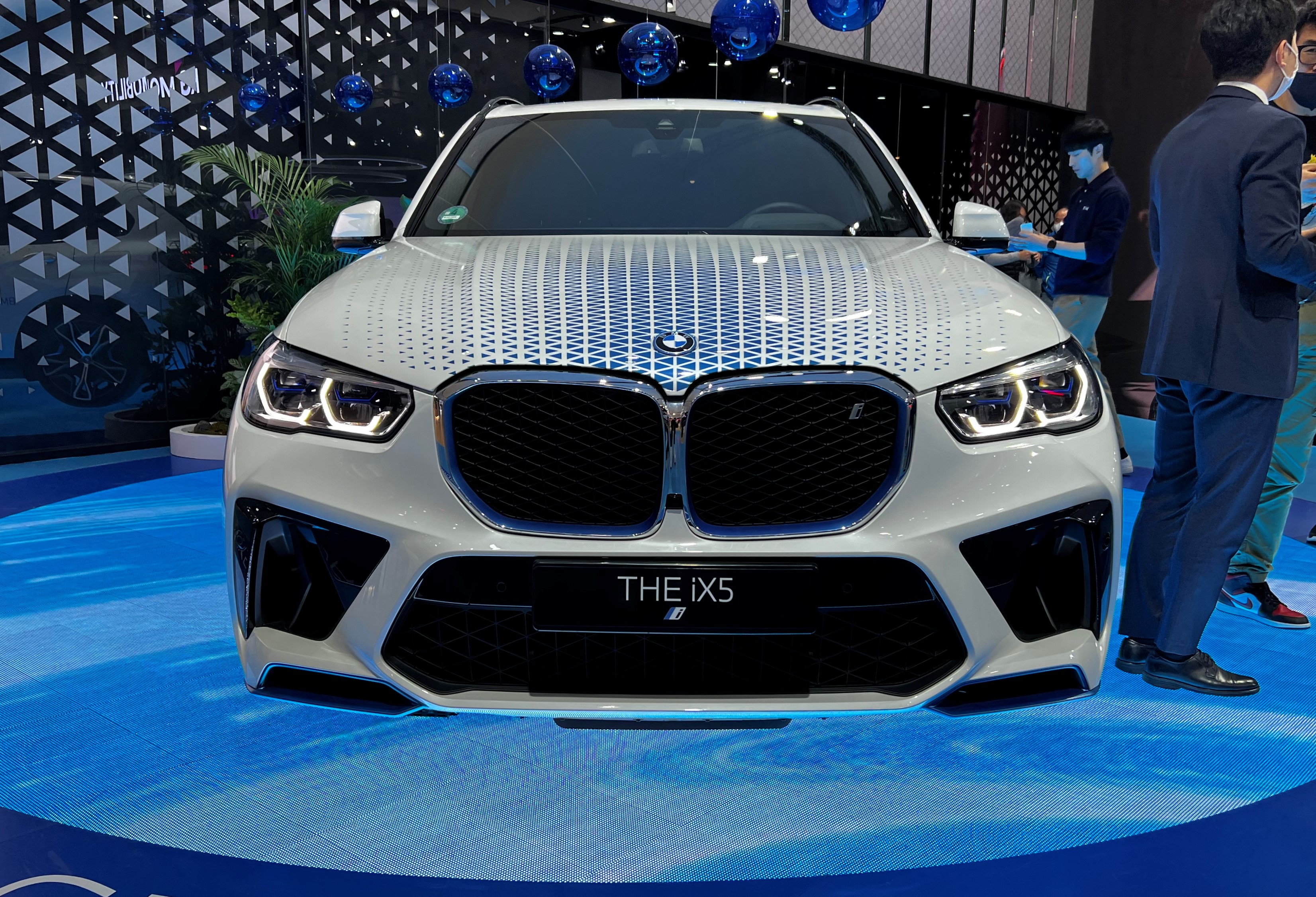 BMW iX5 하이드로젠 프로토타입