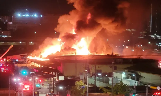 부산 미군 55보급창 화재 샌드위치 패널