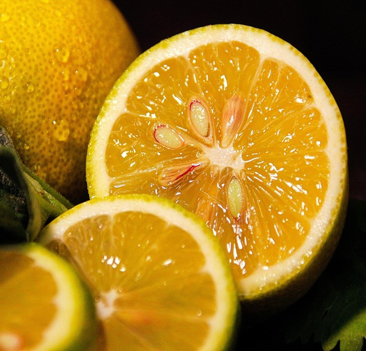 식습관과 구취의 연관성을 설명하는 자료 이미지