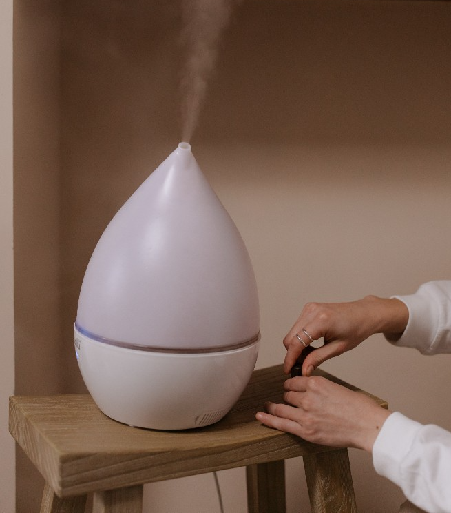 가습기에서 증기가 올라오는 모습 사진