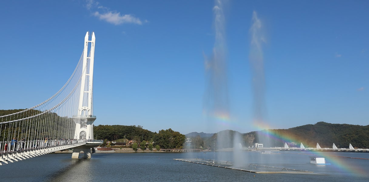 충남 예산군 '예당호 출렁다리' 소개