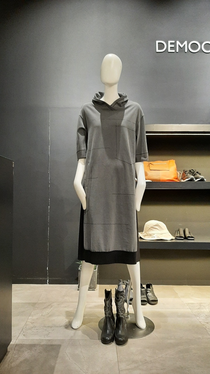 데무 후드프린트 원피스 mw2204590