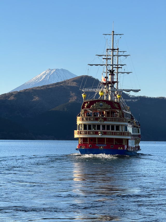 일본 크루즈 배 사진