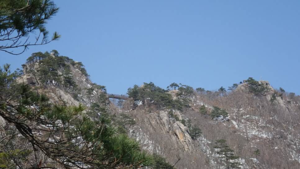 100대 명산 등산하기 문경 대야산 기암능선이 살아 숨 쉬는 중부 내륙의 명산 탐험기