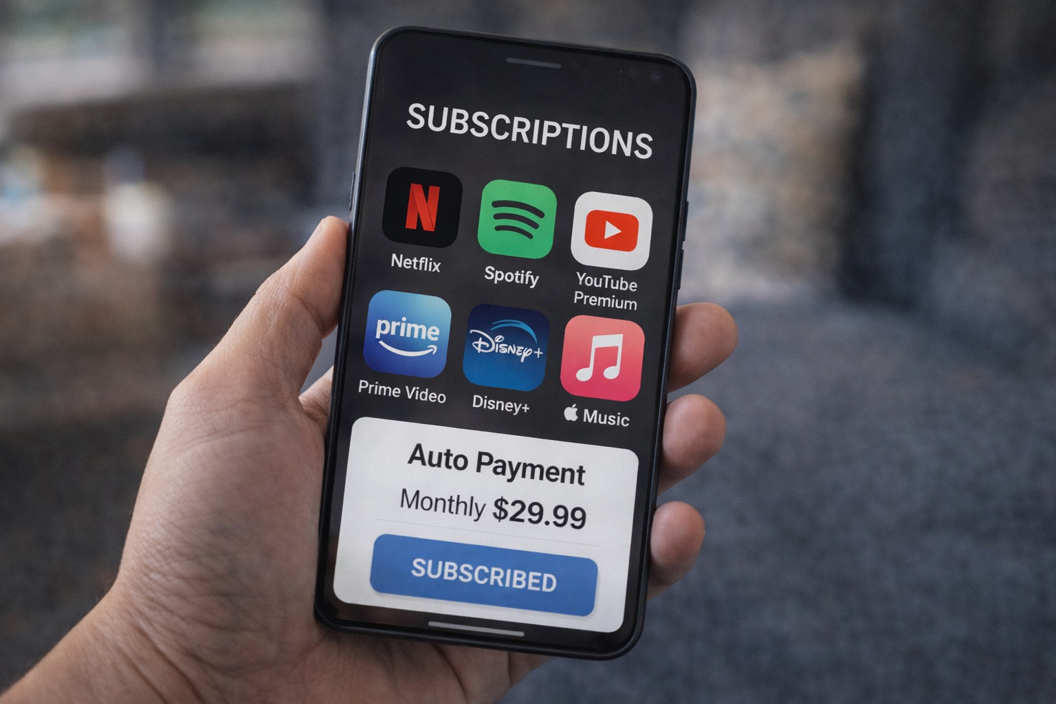 구독 서비스 자동결제로 비용이 반복되는 스마트폰 사용 장면