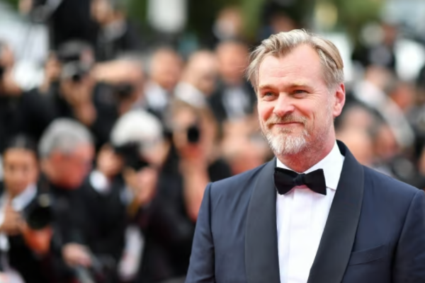 크리스토퍼 놀란 영화 감독 슈트 입은 사진