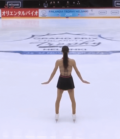 이제 빙상에도 한류가...'오징어게임'&nbsp;OST로 2위 Italian figure skating national Lara Naaki Gutman (22), who turned into a guard of the popular drama: Squad game OST.