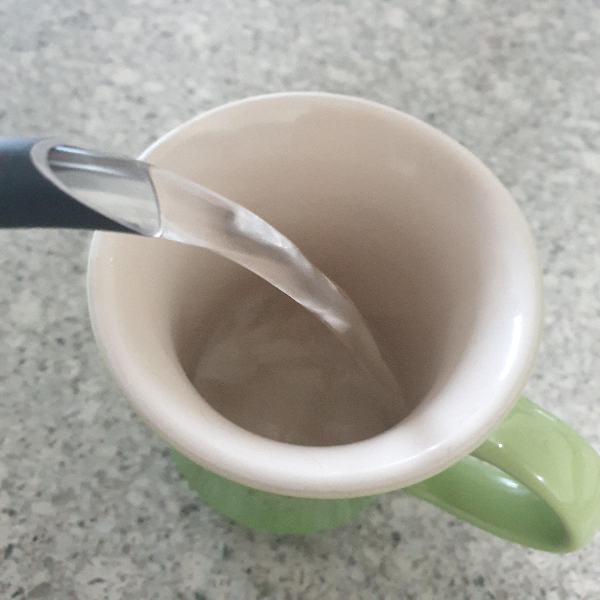 핸드 드립과 푸어 오버 물 붓는 방법_굵은 물줄기