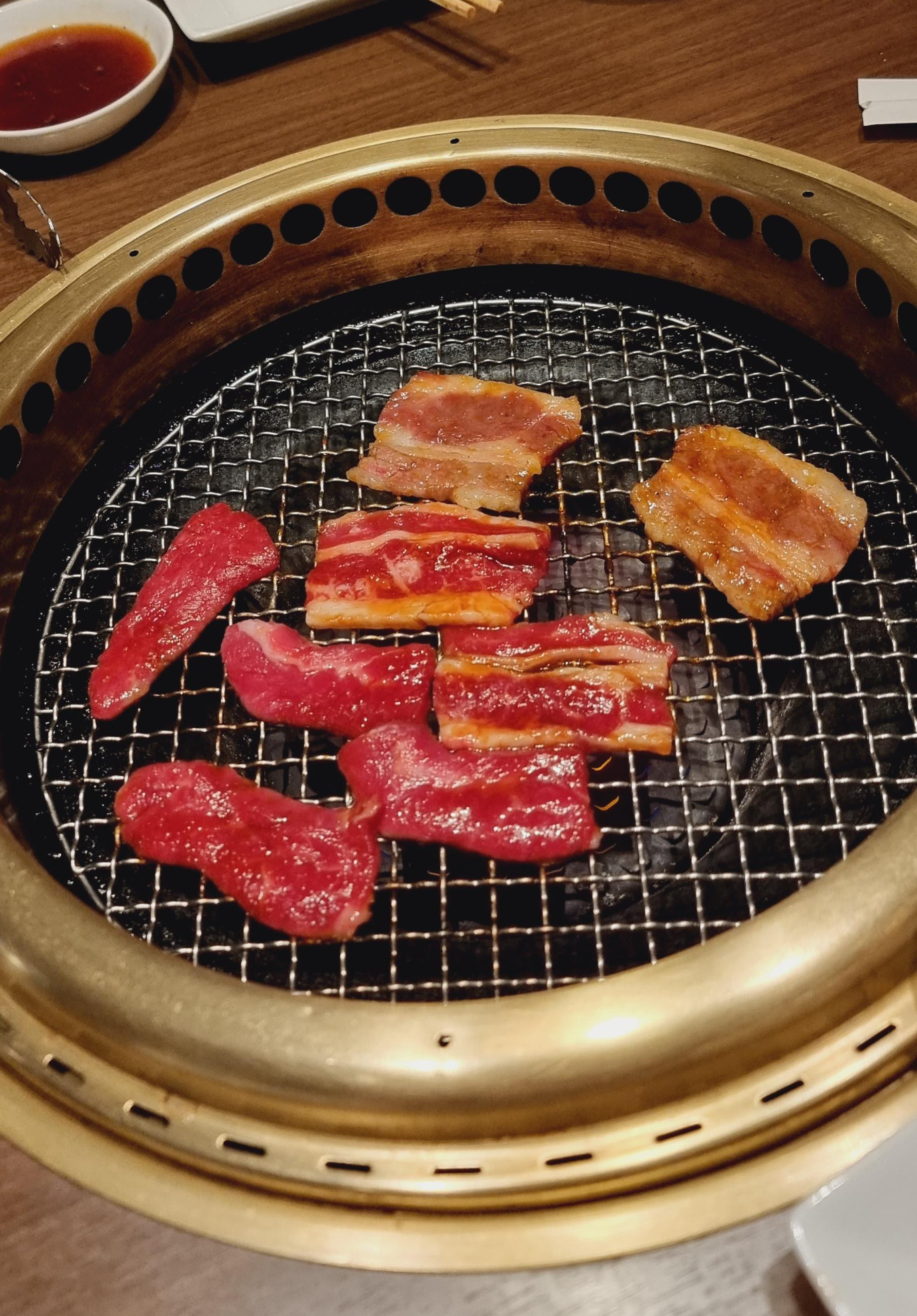 아부리야-고기-굽는-중