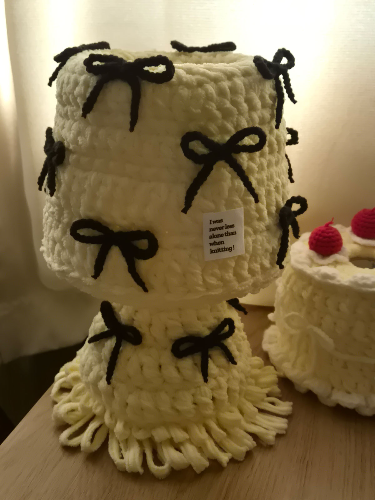 완성된 조명의 사진 자연광일때 색감