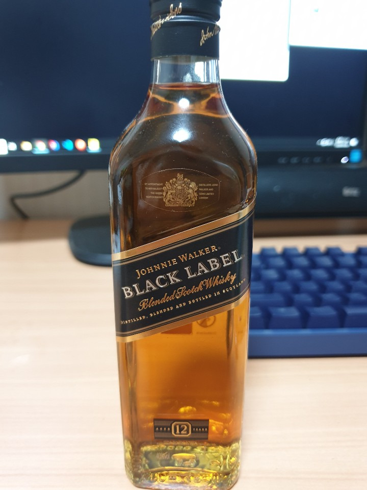 조니워커 블랙라벨 관련 이미지