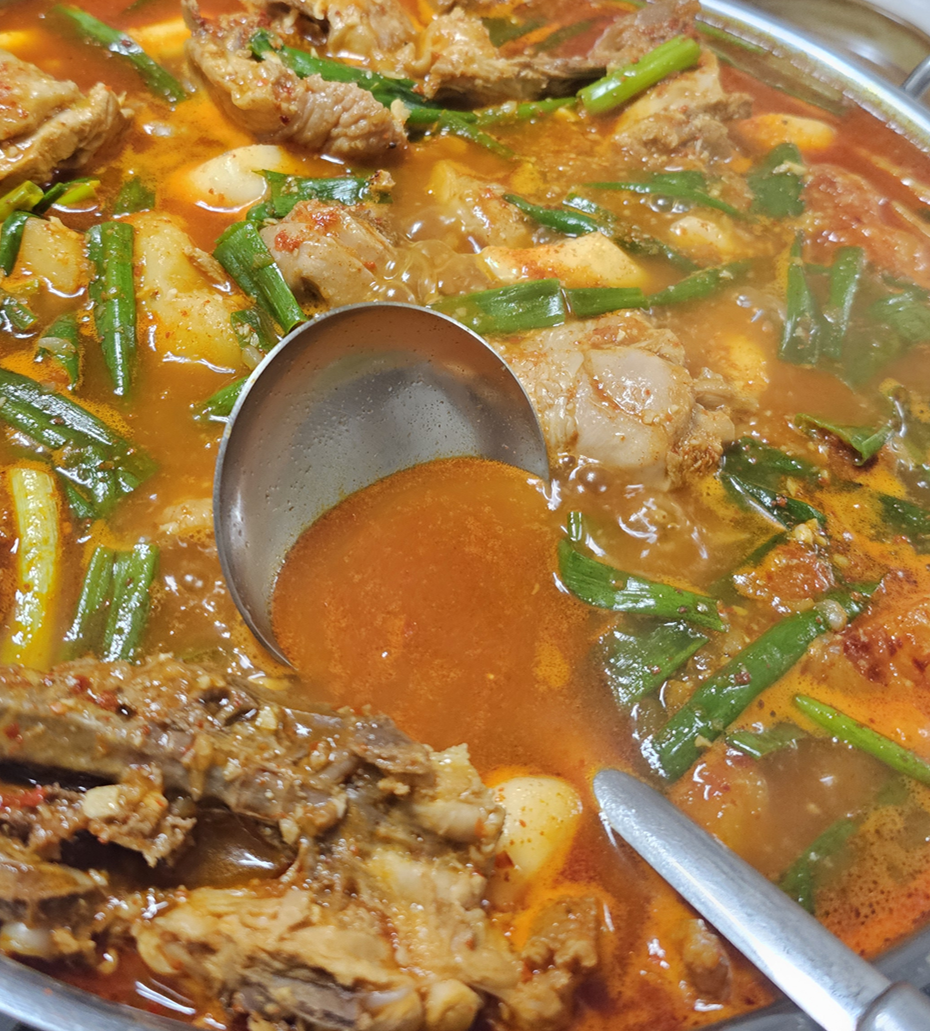 [내돈내산 식당일기] 일산 성석동 초가집 &ndash; 닭도리탕, 토종닭의 진한 국물맛