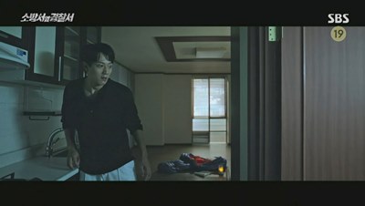 겁에 질려 화장실로 가보는 김래원 입니다.