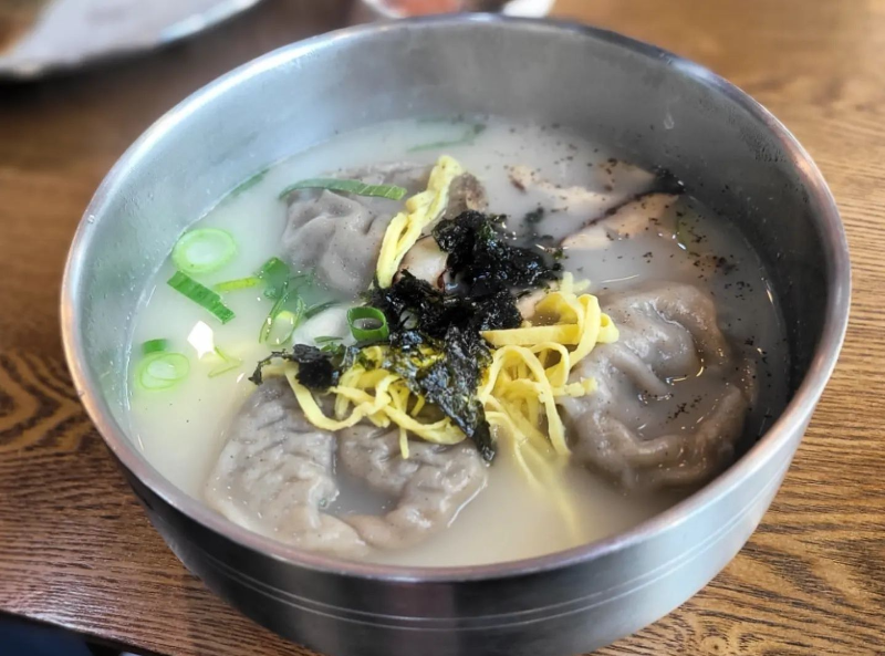 충주-켄싱턴리조트-근처-맛집-메밀면묵밥리-사골만두국