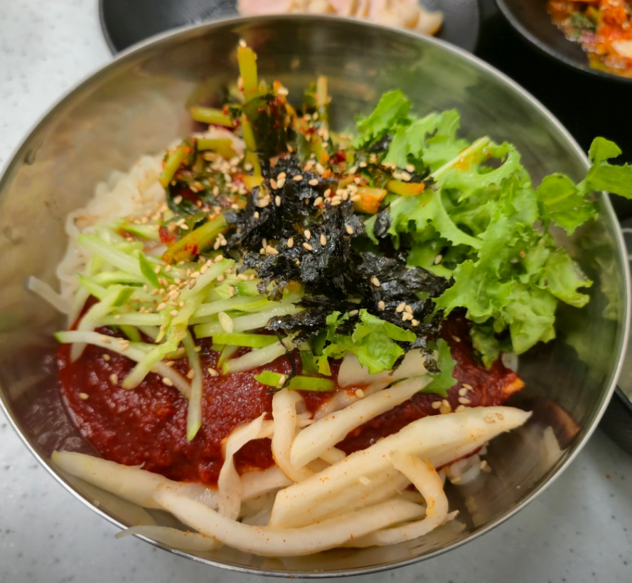 생생정보 국보1호점 한우 칼국수 보쌈 무한리필 맛집 