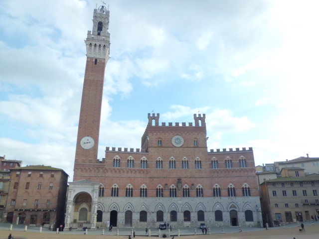 이탈리아 시에나 만지아 탑 낮