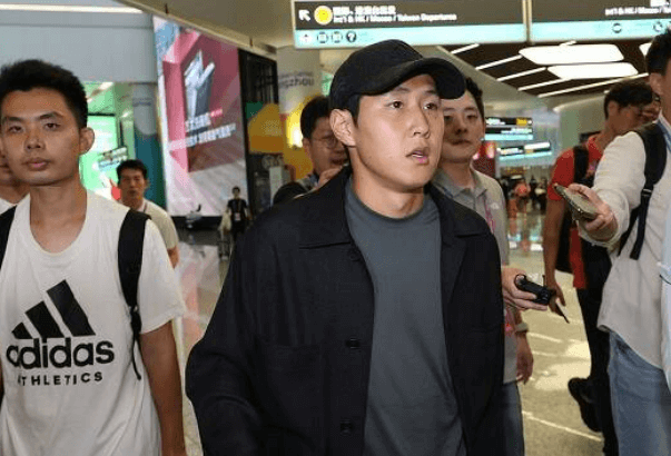 이강인 항저우 입성