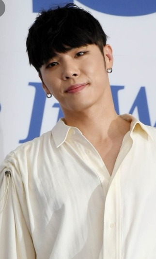 가수 휘성과 아이비 연애사 재조명